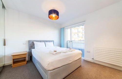 Canning Town Apartamento | Amazing 3BDR Duplex wbalcony East London