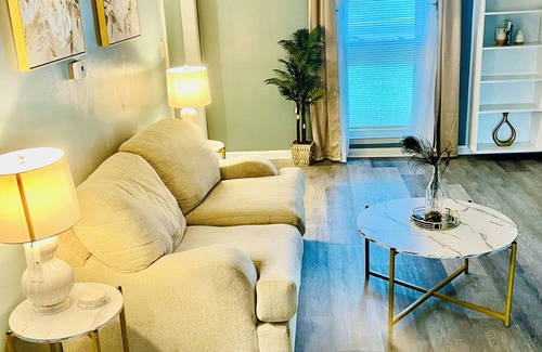 Toddville Road Casa | Amazing 4-bedroom house, 5-mins from CLT airport 9-mins from Uptown Charlotte