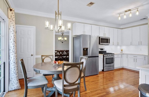 Raleigh Casa | Amazing 4-bedroom house with AC in Raleigh