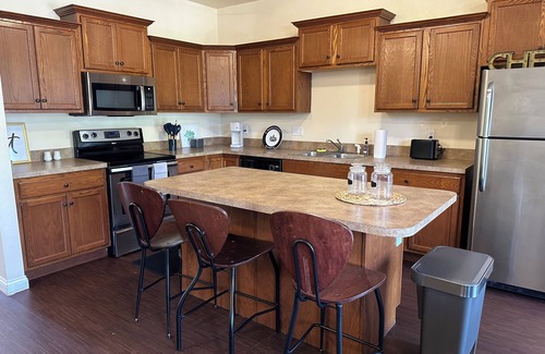 Notre Dame Casa | Amazing 4-bedroom townhome to celebrate football season steps from Notre Dame