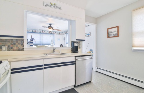 Ortley Beach Casa | Amazing 4 bedroom stay, 4 houses from the beach!