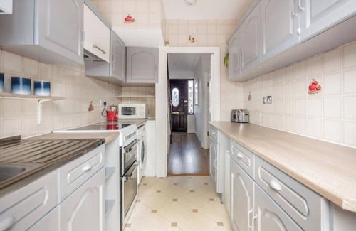 Havering Casa | Amazing 4 Bedrooms House near Romford Station