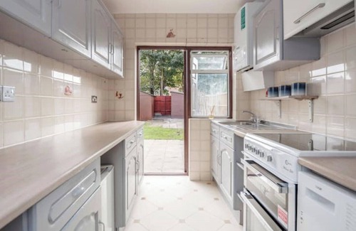 Havering Casa | Amazing 4 Bedrooms House near Romford Station