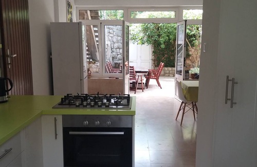 Povlja Casa | Amazing 4-room house next to the sea, free parking