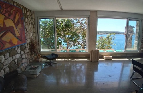 Povlja Casa | Amazing 4-room house next to the sea, free parking