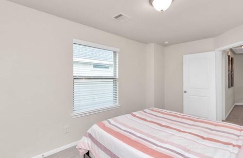 Katy Casa | Amazing 4Bedroom in Katy - W/ Large Backyard & Pool