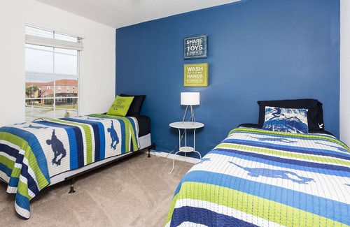 Bellavida Casa | Amazing 4Br 3Bath Townhome with POOL and BBQ just 15min to Disney 1625ft