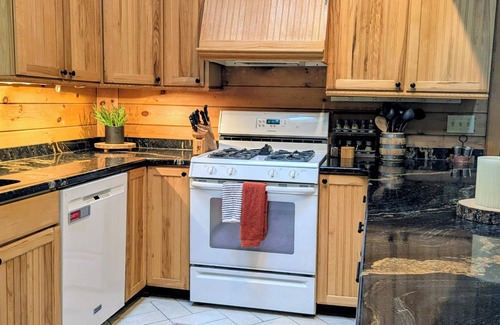 Slaty Fork Cabina | Amazing 5-bedroom cabin only 5 miles from Snowshoe Village