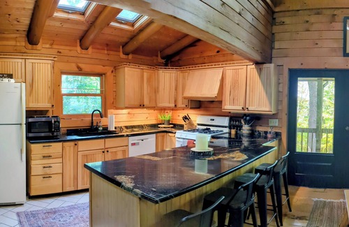 Slaty Fork Cabina | Amazing 5-bedroom cabin only 5 miles from Snowshoe Village