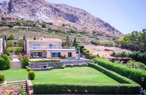 Palaia Fokaia Apartamento | Amazing 5 bedroom Villa with Swimming Pool