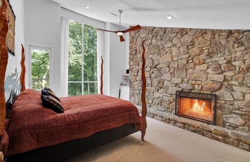 Sandy Springs Casa | Amazing 6 BR riverfront home with resort style amenities