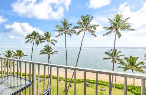 Punaluu Casa | Amazing 7th floor Beachfront Condo