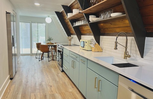 Bynum Cabina | Amazing A-Frame cabin, luxury amenities. Weekly-monthly rental starts Sept 1.