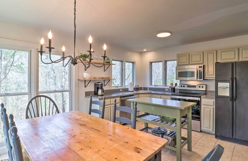 Brevard Casa | Amazing A-Frame w/ Private Hiking + Amenities