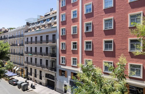 Almagro Apartamento | Amazing Almagro 2BR, in the heart of Madrid, by Blueground