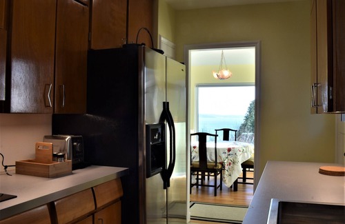 North Admiral Casa | Amazing and serene view house, art deco charmer, fully restored