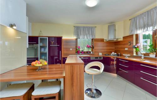 Sveti Ilija Casa | Amazing Apartment In Turcin With Sauna