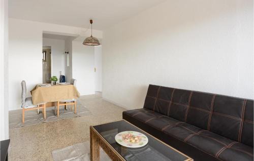 Malgrat de Mar Apartamento | Amazing Apartment In Malgrat De Mar With Kitchen