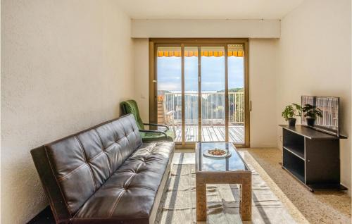 Malgrat de Mar Apartamento | Amazing Apartment In Malgrat De Mar With Kitchen