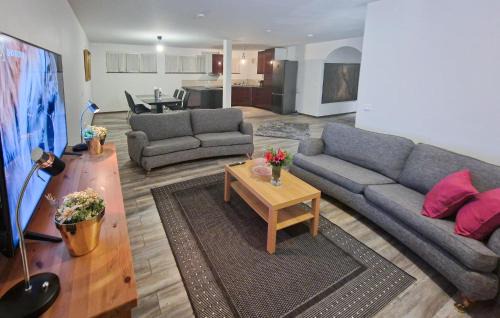 Boras Municipality Apartamento | Amazing Apartment In Borås With Kitchen
