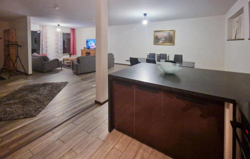 Boras Municipality Apartamento | Amazing Apartment In Borås With Kitchen