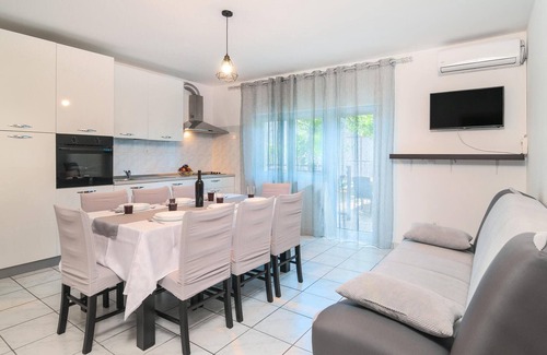 Dugi Rat Apartamento | Increíble apartamento en Dugi Rat con.