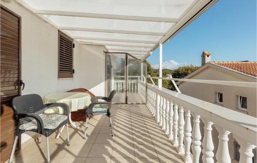 Topla Apartamento | Amazing Apartment In Herceg Novi With Kitchen