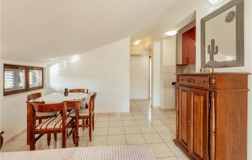 Topla Apartamento | Amazing Apartment In Herceg Novi With Kitchen
