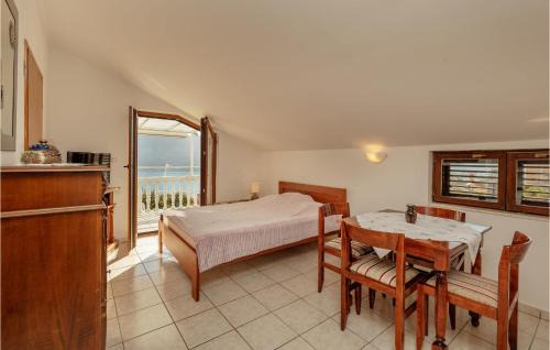 Topla Apartamento | Amazing Apartment In Herceg Novi With Kitchen