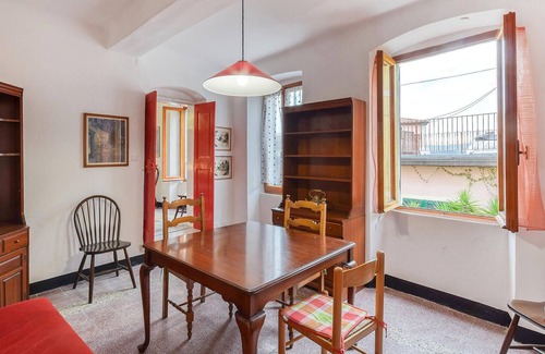 Fezzano Apartamento | Amazing Apartment in Fezzano With Wifi and 2 Bedrooms