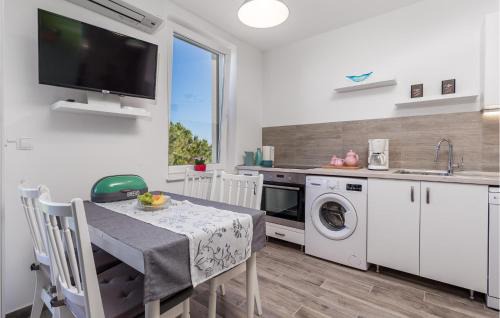 Lovran Apartamento | Amazing Apartment In Lovran With Wifi