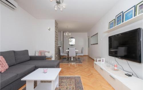 Istok Apartamento | Amazing Apartment In Makarska