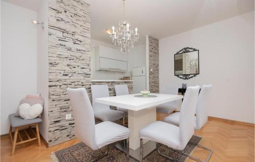 Istok Apartamento | Amazing Apartment In Makarska