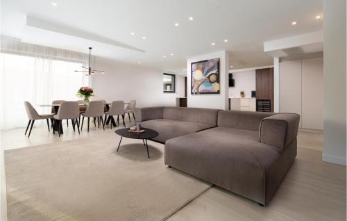 Zidarici Apartamento | Amazing Apartment In Malinska With Wifi