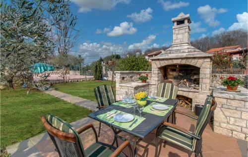 Porozina Apartamento | Amazing Apartment In Porozina With Wifi