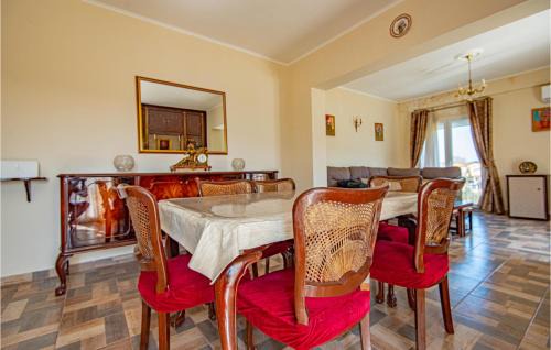 Raslina Apartamento | Amazing Apartment In Raslina With Wifi