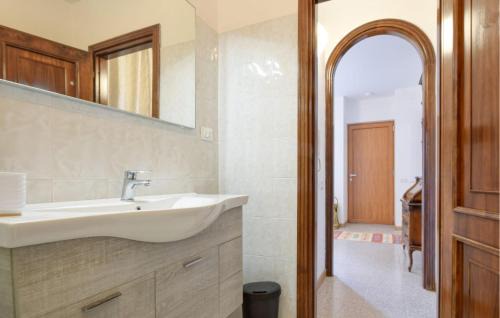 Recco Apartamento | Amazing Apartment In Recco With Kitchen
