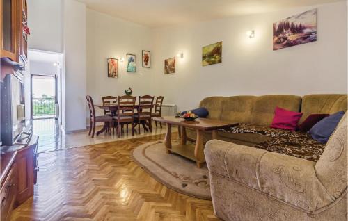 Valtura Apartamento | Amazing Apartment In Valtura With Kitchen