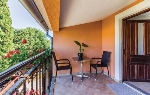 Valtura Apartamento | Amazing Apartment In Valtura With Kitchen