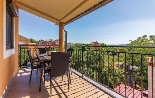 Valtura Apartamento | Amazing Apartment In Valtura With Kitchen