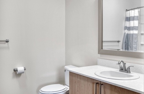 Old Ballard Apartamento | Amazing Ballard 2BR w/ Fire Pit & Gym, near Farmers Market, by Blueground