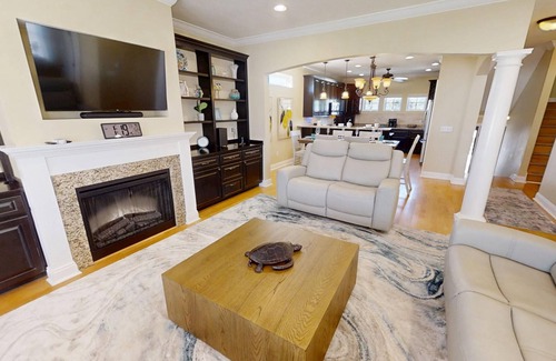 Kiska Beach Casa | Amazing Beach House w/ pool & golf cart. A few Blocks from Beach - All New!