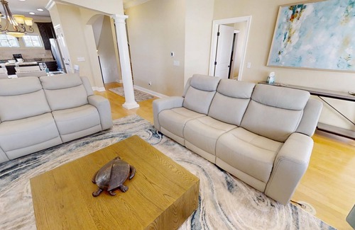 Kiska Beach Casa | Amazing Beach House w/ pool & golf cart. A few Blocks from Beach - All New!