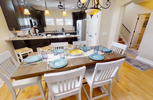 Kiska Beach Casa | Amazing Beach House w/ pool & golf cart. A few Blocks from Beach - All New!