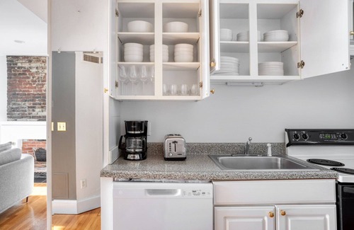 Beacon Hill Apartamento | Amazing Beacon Hill 2BR w/ W/D, nr Boston Common, by Blueground