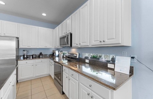 Kissimmee Complejo | AMAZING BELLA VIDA RESORT 270BD-5 BEDROOMS - 5 BATHROOMS - 10 GUESTS- LAKE VIEW