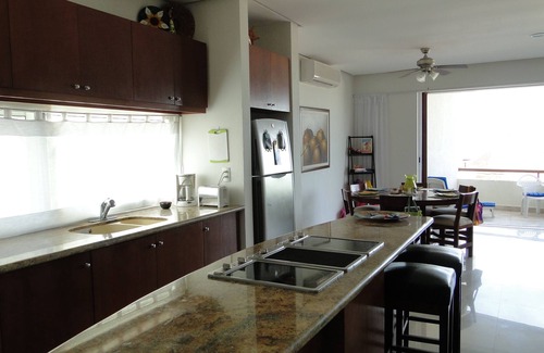 Isla Mujeres Condominio | ~ Increíble condominio Casa Bendicion en la playa, capacidad para 8 personas, piscina enorme con jacuzzi ~