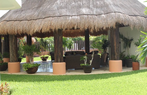 Isla Mujeres Condominio | ~ Increíble condominio Casa Bendicion en la playa, capacidad para 8 personas, piscina enorme con jacuzzi ~
