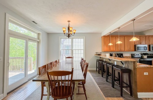 Thayerville Casa | Amazing Central Location! Lakefront! Hot tub/dock!