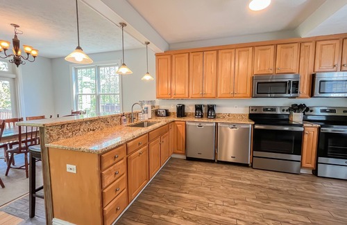 Thayerville Casa | Amazing Central Location! Lakefront! Hot tub/dock!